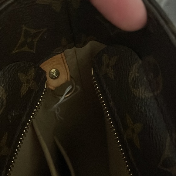 Louis Vuitton tote - Picture 6 of 7